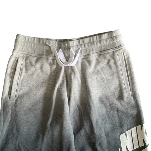 ➰Nike Club Alumni French Terry shorts ➰ - Picture 4 of 8